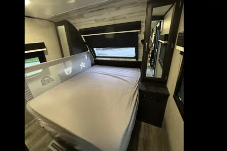 Amazing double washroom bunkhouse 34 ft