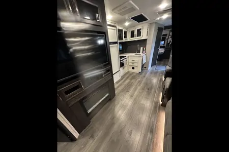 Amazing double washroom bunkhouse 34 ft