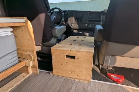 Shoebill Plumber campervan (GMC Savana 2015)