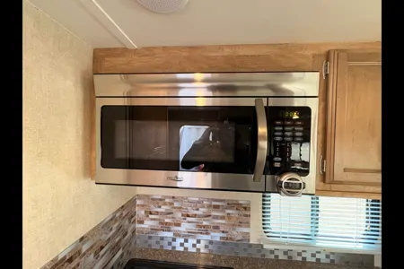 Park Anywhere! Maneuverable B+ Motorhome