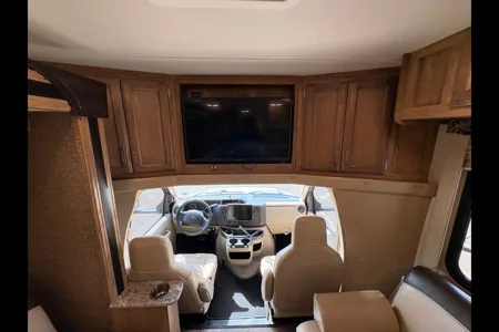 Park Anywhere! Maneuverable B+ Motorhome