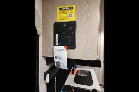 Luxurious Rockwood Roo Roo 233S Hybrid