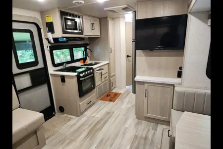 Luxurious Rockwood Roo Roo 233S Hybrid