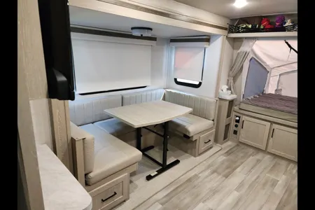 Luxurious Rockwood Roo Roo 233S Hybrid