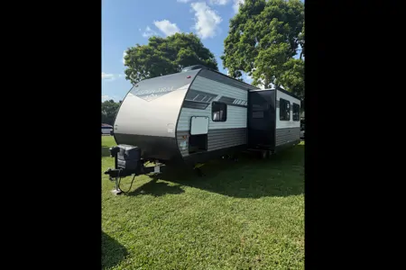 Western KY CamperRentals- 34ft bunk and private queen with 2bath