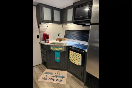 Western KY CamperRentals- 34ft bunk and private queen with 2bath