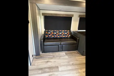 Western KY CamperRentals- 34ft bunk and private queen with 2bath