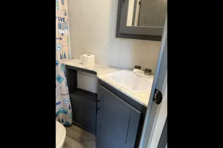 Western KY CamperRentals- 34ft bunk and private queen with 2bath