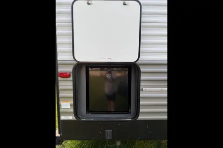 Western KY CamperRentals- 34ft bunk and private queen with 2bath