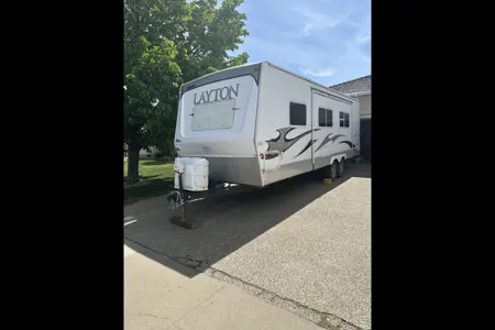 Tacan Layton Travel Trailer Getaway- Queen Bed + BBQ + Extras!