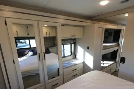 Alain's Thor Motor Coach 31EV