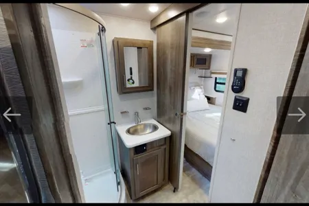 2 bedroom/washer&dryer/sleeps 9,Travel Trailer