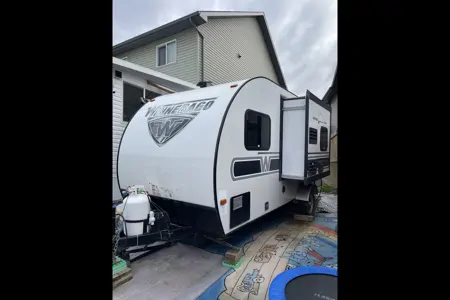 Teron121066 Winnebago WD170K Travel Trailer