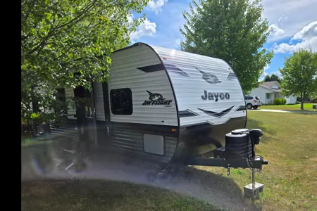 Family Friendly Jayco Jay Flight SLX Travel Trailer