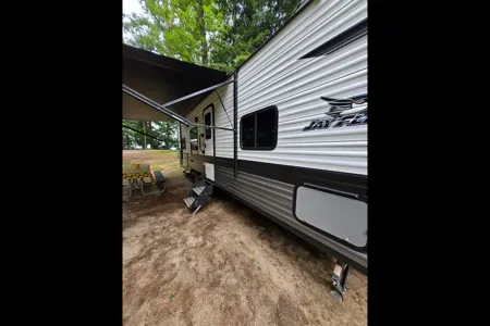 Family Friendly Jayco Jay Flight SLX Travel Trailer