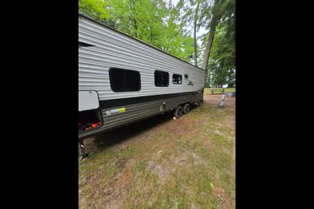 Family Friendly Jayco Jay Flight SLX Travel Trailer