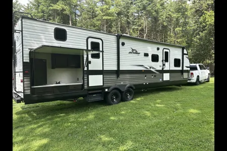 THE MAMIE LYNN- Jayco Jay Flight Travel Trailer