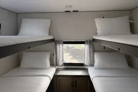 The Adventure Bunkhouse- 30ft Family Bunkhouse