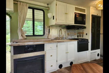Harvey the RV - Coachmen Leprechaun 319DS Class C