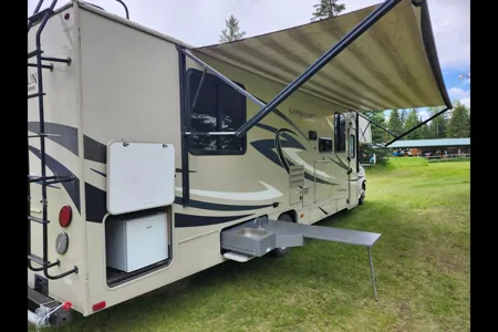 Harvey the RV - Coachmen Leprechaun 319DS Class C