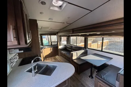 Slice of Heaven: Keystone Cougar 25RESWE Fifth Wheel