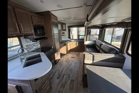 Slice of Heaven: Keystone Cougar 25RESWE Fifth Wheel