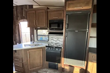 Slice of Heaven: Keystone Cougar 25RESWE Fifth Wheel
