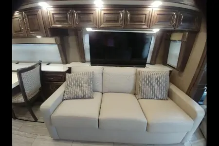 Derrick's American Coach 2021 American Dream 45A Class A