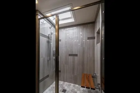 Derrick's American Coach 2021 American Dream 45A Class A