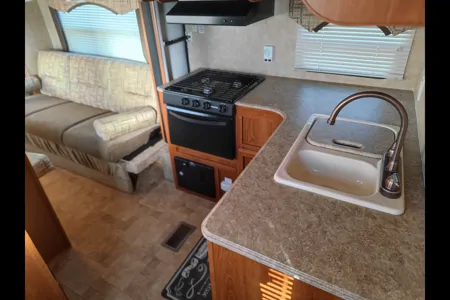 L's Coachmen Catalina Travel Trailer