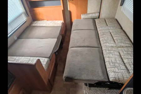 L's Coachmen Catalina Travel Trailer