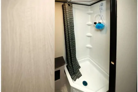 Coachmen Travel 160006