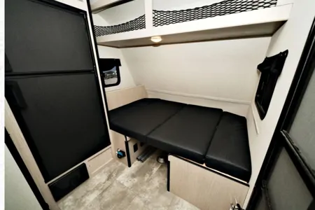 Coachmen Travel 160006