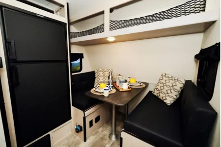 Coachmen Travel 160006