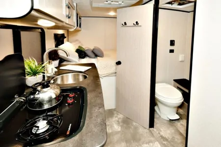 Coachmen Travel 160006