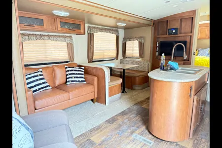 Spacious Surveyor 303BHLE – Dual Slides, Queen Bed, Modern Comfort!