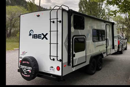 Chris's Ibex 19MBH Travel Trailer