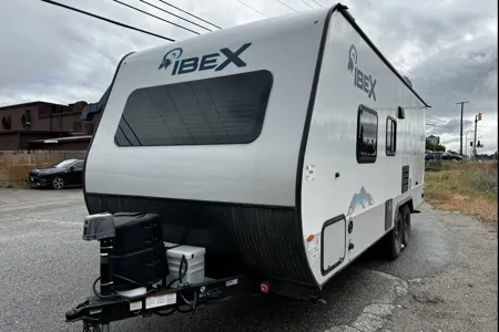 Chris's Ibex 19MBH Travel Trailer