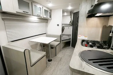 Chris's Ibex 19MBH Travel Trailer
