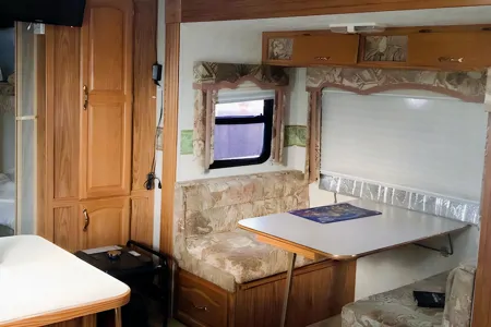 carlos's Komfort 25ft Travel Trailer