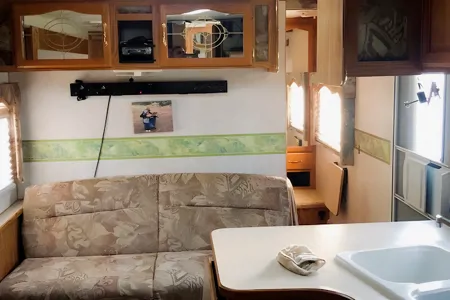 carlos's Komfort 25ft Travel Trailer