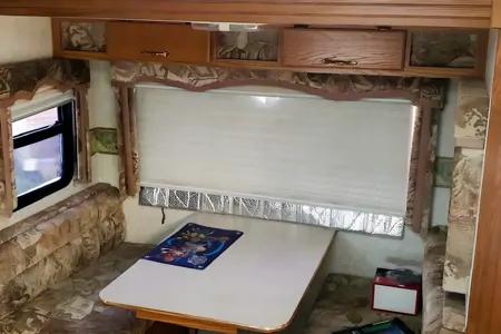 carlos's Komfort 25ft Travel Trailer