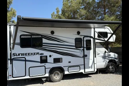 Carrie's Forest River Sunseeker Class C