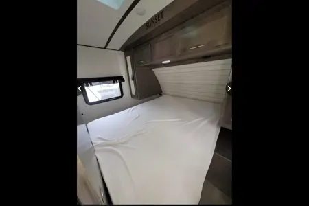 Crossroads Sunset 289 QB Travel Trailer