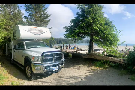2016 4x4 RAM 3500HD with LANCE Truck Camper