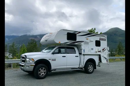 2016 4x4 RAM 3500HD with LANCE Truck Camper