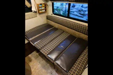 2016 4x4 RAM 3500HD with LANCE Truck Camper