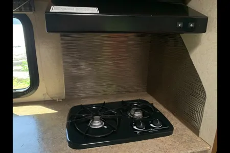 2016 4x4 RAM 3500HD with LANCE Truck Camper