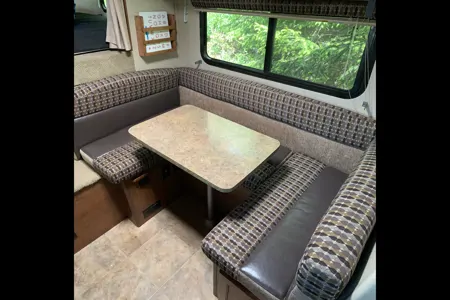 2016 4x4 RAM 3500HD with LANCE Truck Camper