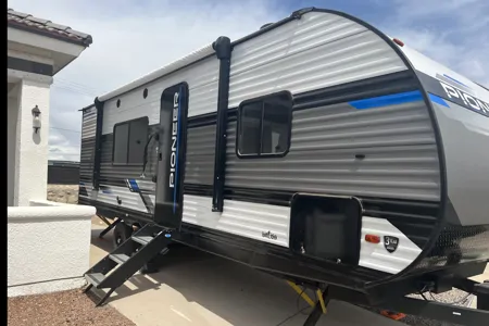Adrian's Heartland Pioneer BH250 Travel Trailer